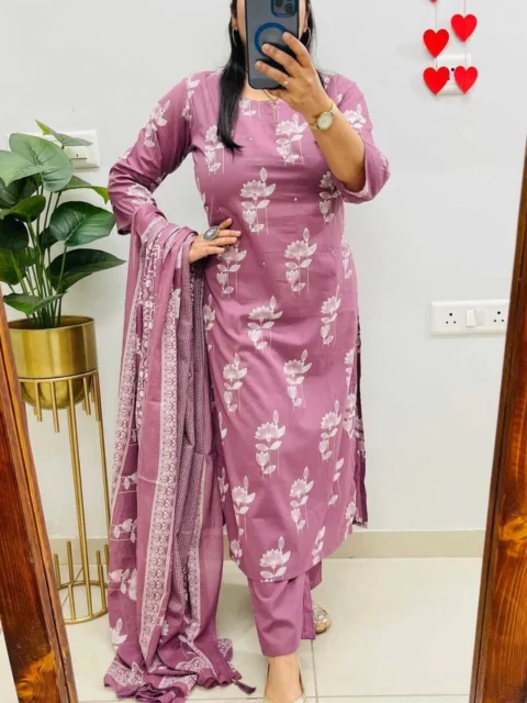 Vanya Lifestyle Women's Onion Pink Floral Printed Kurta Pant Dupatta Set